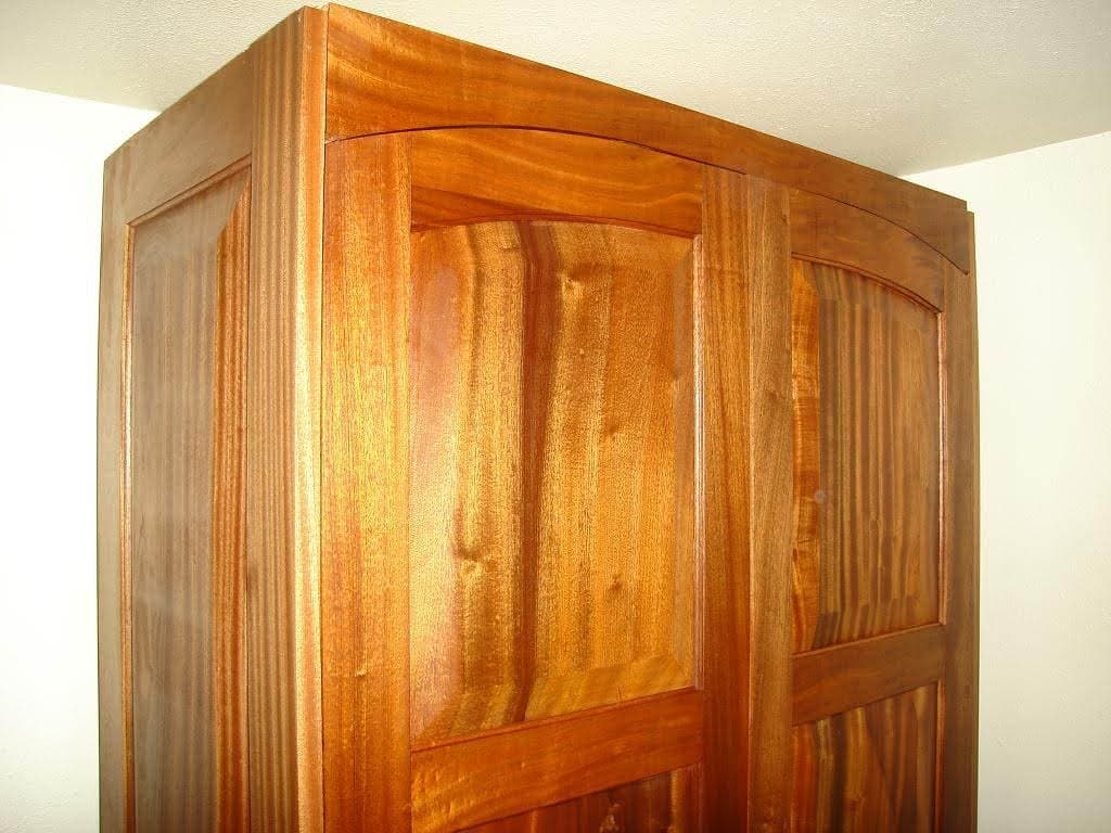 Side panel